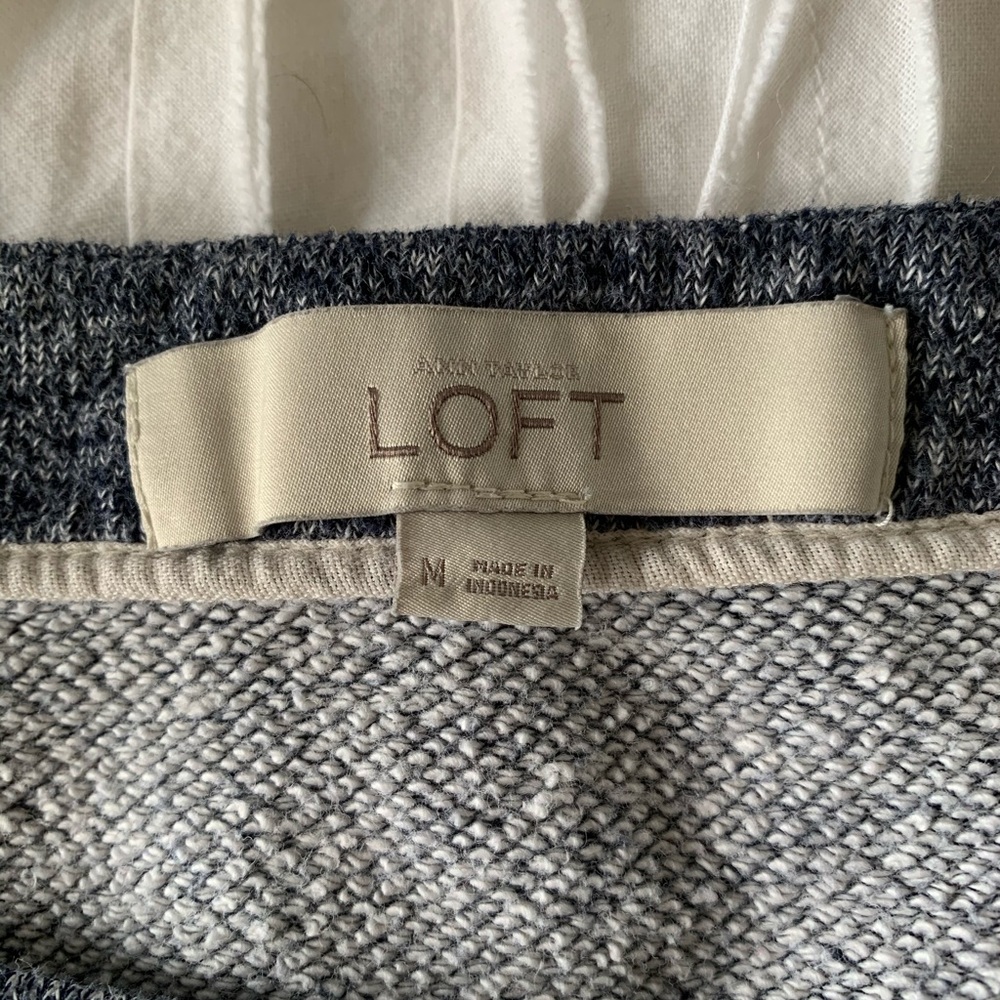 LOFT Sweater - Picture 4 of 5